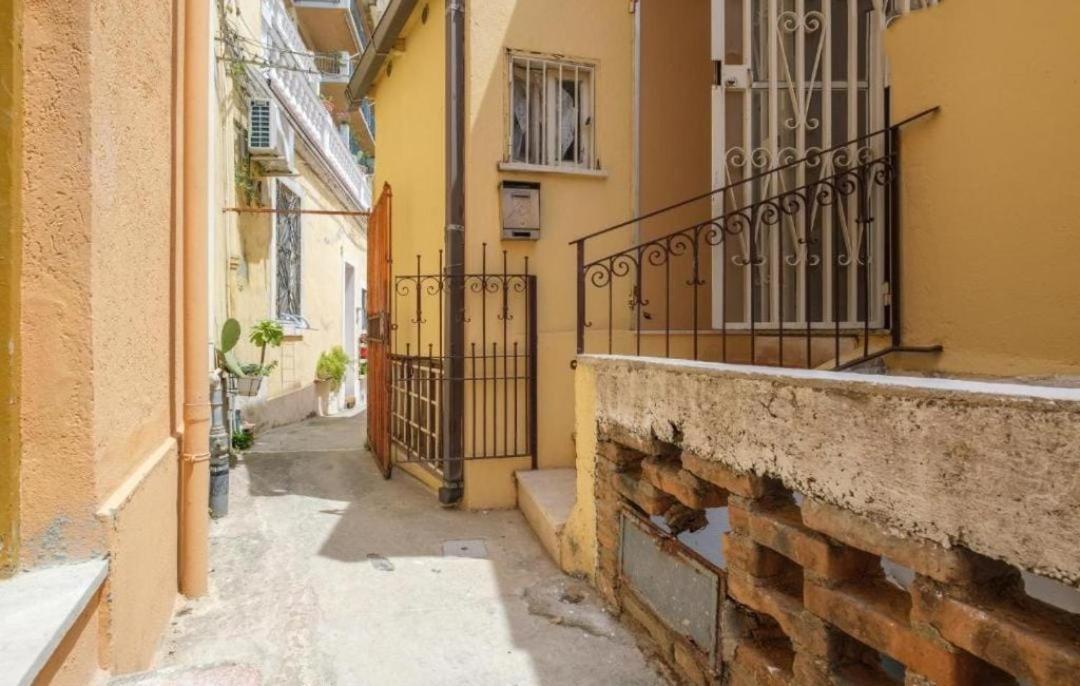 Blue Eden Strait Apartment Messina Exterior photo